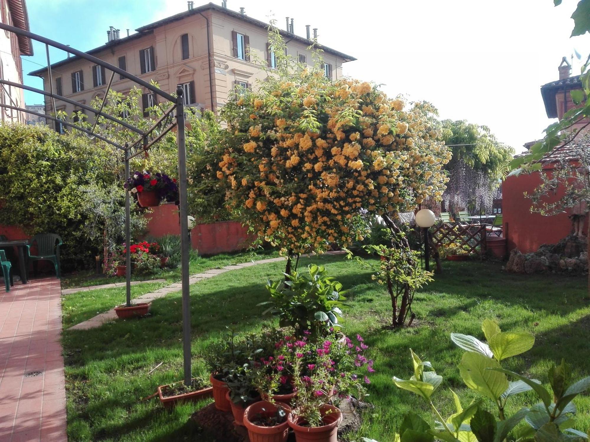 페루자 Al Giardino Di Alice B&B 외부 사진