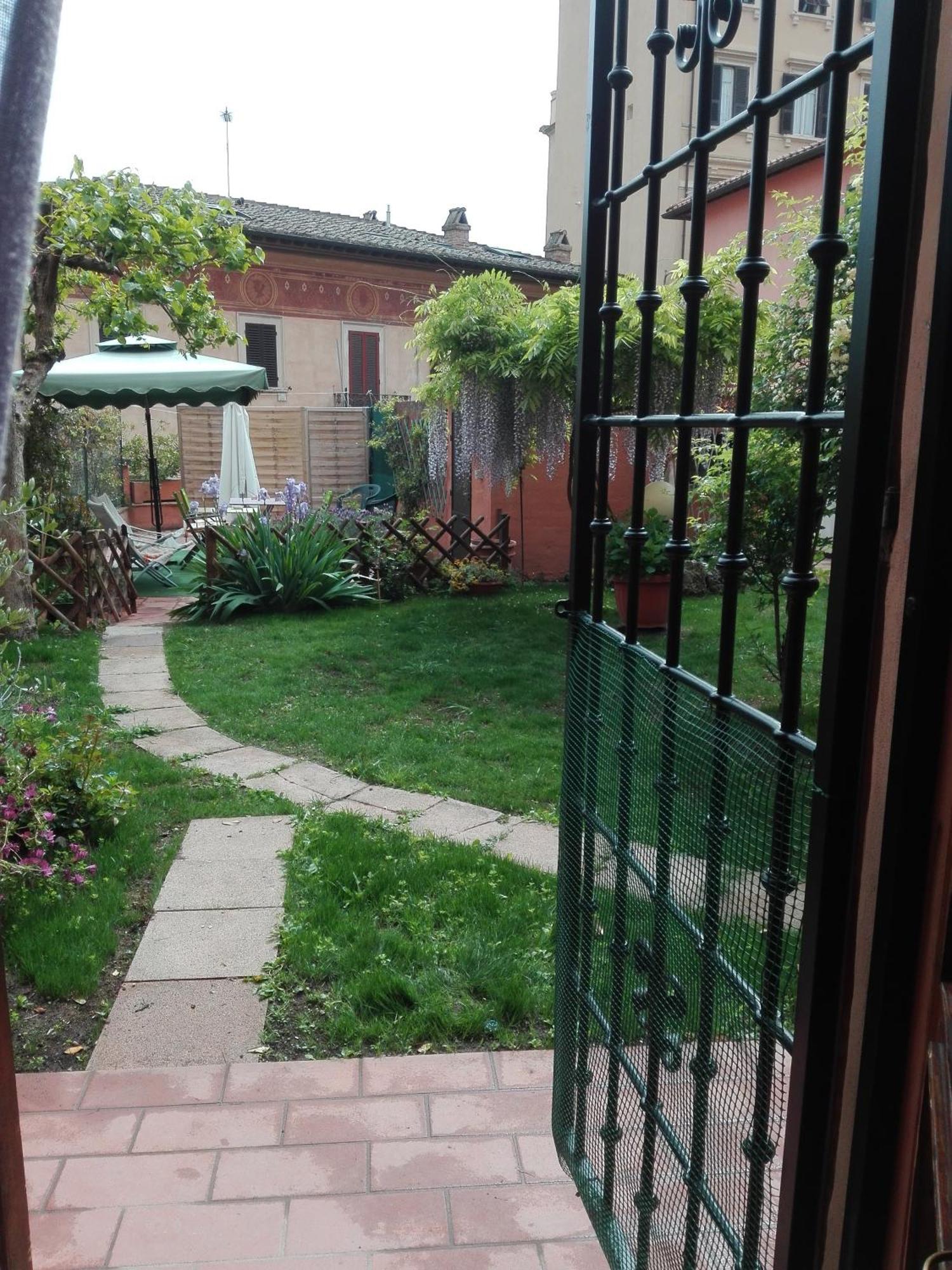 페루자 Al Giardino Di Alice B&B 외부 사진