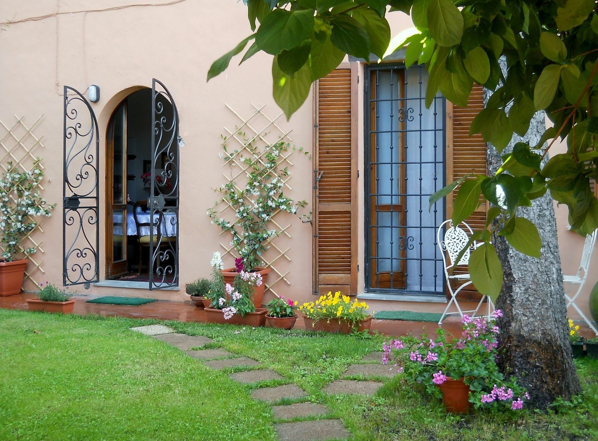 페루자 Al Giardino Di Alice B&B 외부 사진