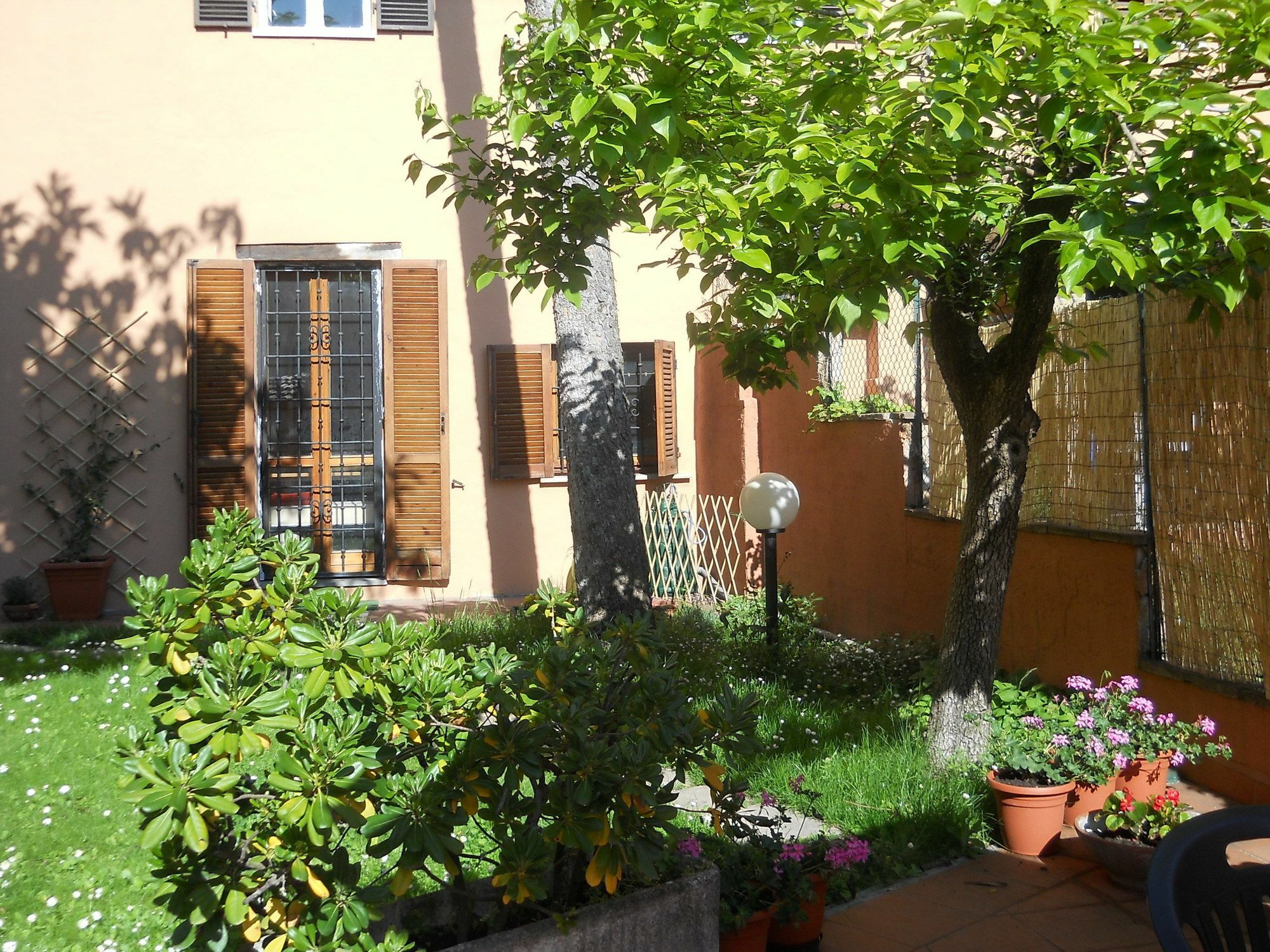 페루자 Al Giardino Di Alice B&B 외부 사진